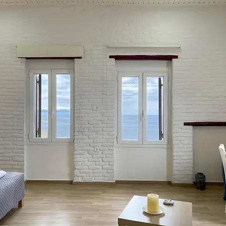 Waves - Seaside Escape Holiday home *